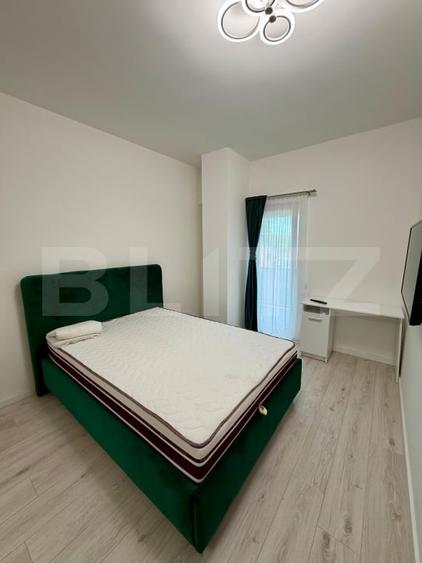 Apartament cu 3 camere semidecomandat, mobilat în Semicentral