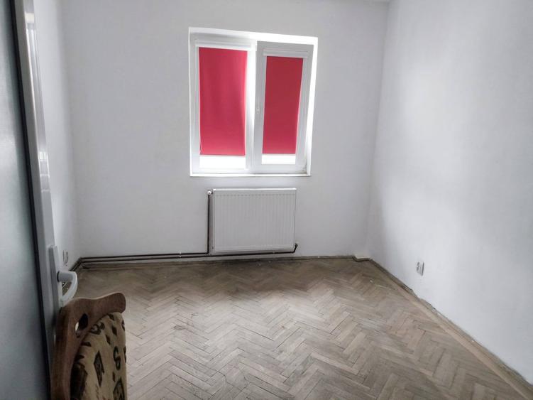 Apartament cu 3 camere decomandat în Vest