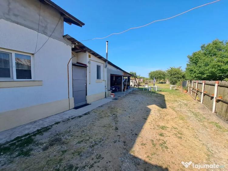 Casă cu 2 camere cu Teren 2000 Mp în Trivale
