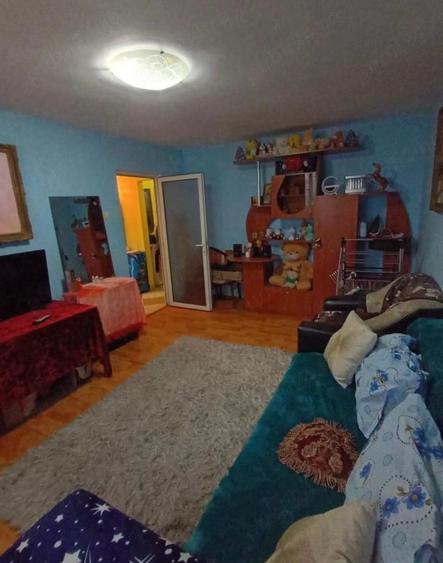 Apartament cu 3 camere decomandat în Militari