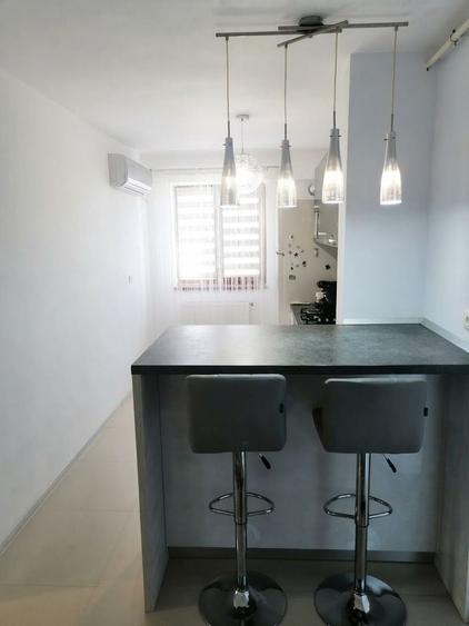 Apartament cu 3 camere decomandat, mobilat în Tomis Nord