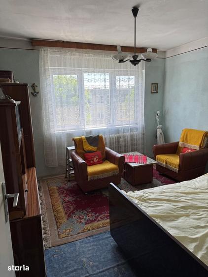 Apartament cu 2 camere decomandat în Podgoria