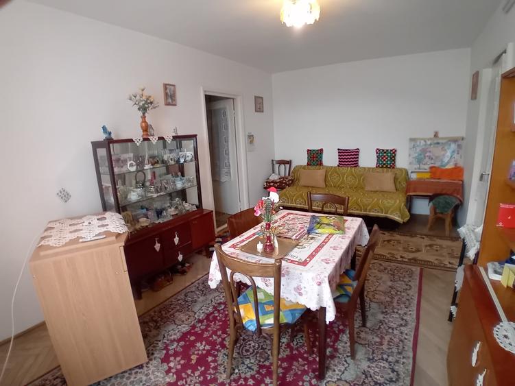 Apartament cu 2 camere semidecomandat în Dărmănești