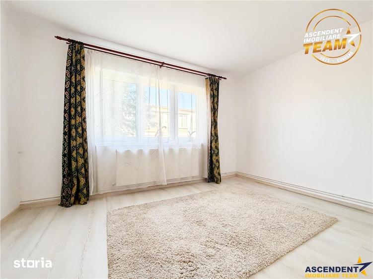 Apartament cu 3 camere, decomandat, etaj2, Central, Sfantu Gheorghe - 1