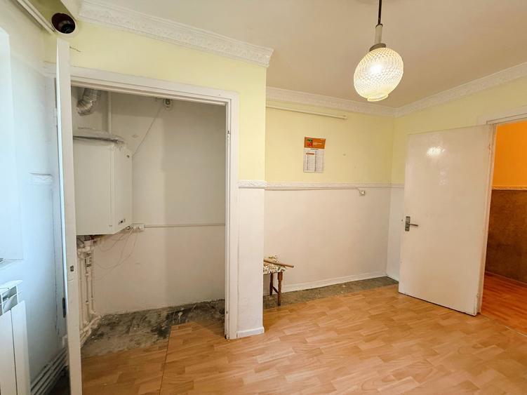 Apartament cu 4 camere decomandat în Frumoasa