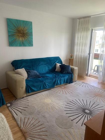 Apartament cu 3 camere decomandat în Drumul Taberei