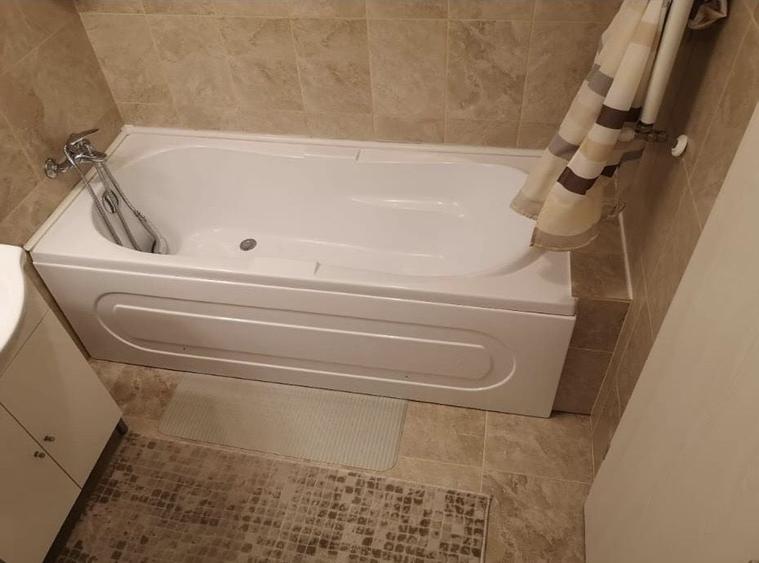 Apartament cu 2 camere decomandat în Apărătorii Patriei