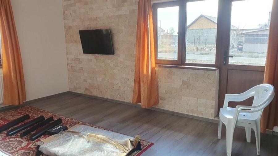 Casă cu 3 camere decomandat cu Teren 500 Mp în Mihail Kogălniceanu