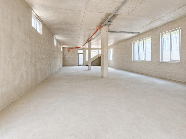 Spațiu comercial, de 177 mp, în Florești