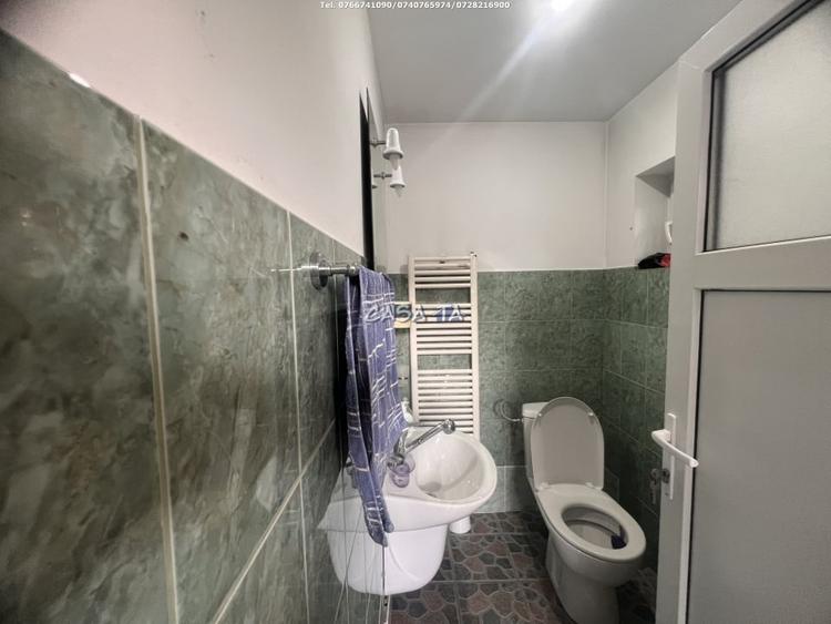 Casă cu 9 camere cu Canalizare în Central