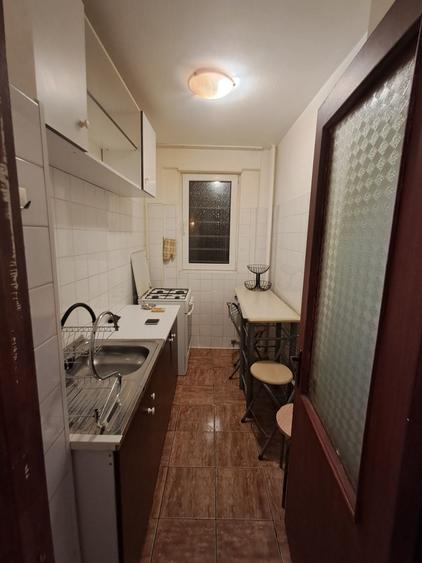 Apartament cu 2 camere decomandat în Tei