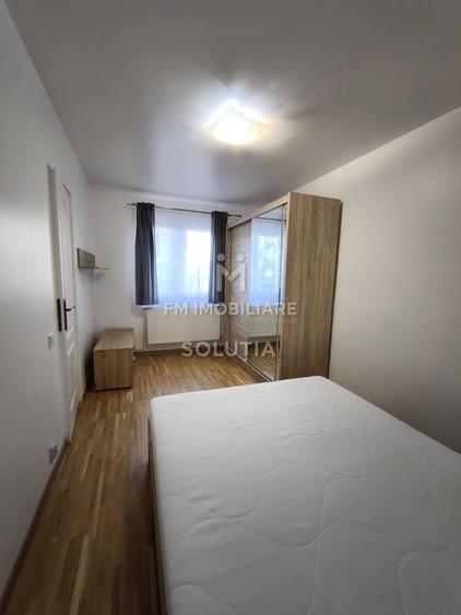Apartament cu 3 camere semidecomandat în Decebal