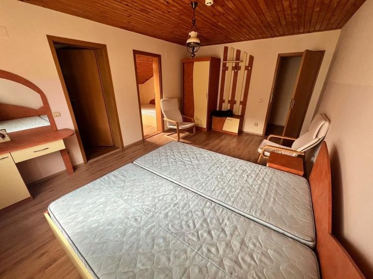 Casă cu 4 camere cu Teren 450 Mp în Central