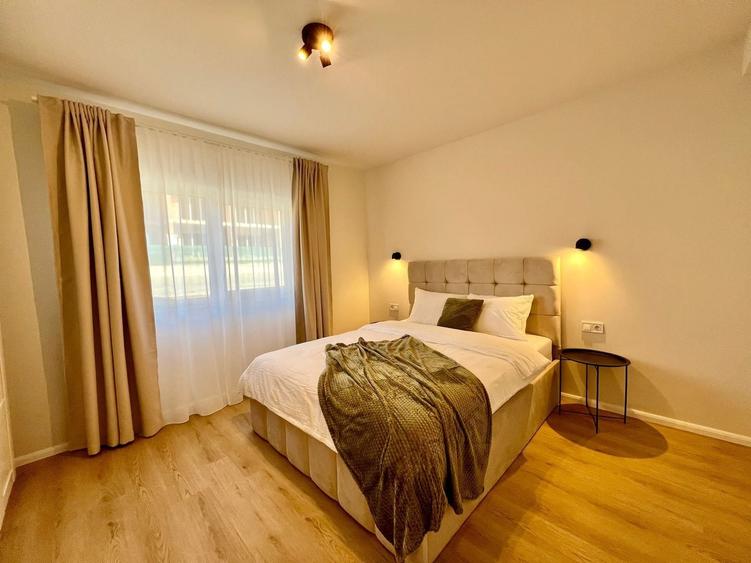 Apartament cu 3 camere semidecomandat în Exterior Vest