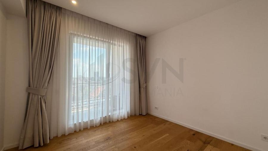Apartament cu 4 camere semidecomandat în Dacia