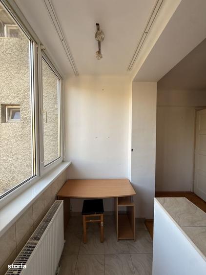 Apartament cu 2 camere decomandat în Medicină