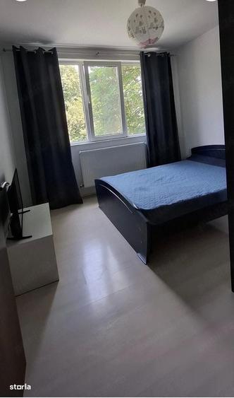 Apartament cu 3 camere semidecomandat în Drumul Taberei