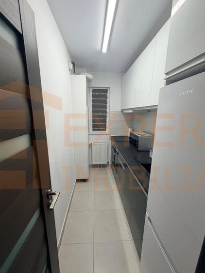 Apartament cu 3 camere semidecomandat, mobilat în Tomis Nord