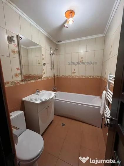 Apartament cu 3 camere semidecomandat în Colentina