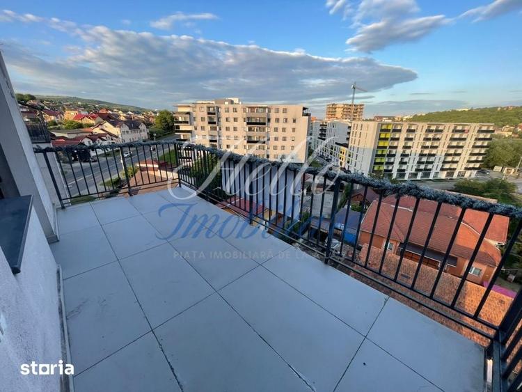 Apartament cu 3 camere semidecomandat în Dâmbul Rotund