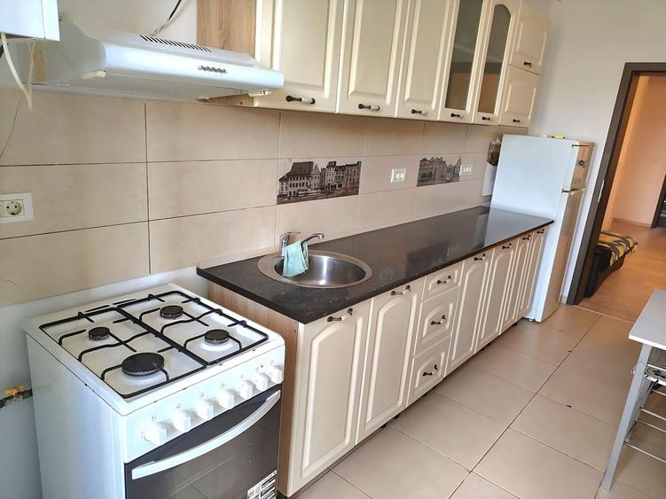 Apartament cu 3 camere, mobilat în Giroc