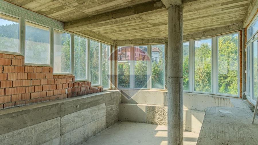 Casă individuală cu 10 camere cu Piscina în Bunloc