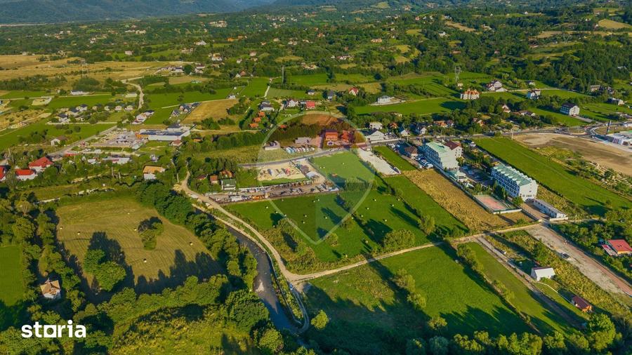 Teren de 7660 mp, în Central
