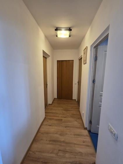 Apartament cu 3 camere semidecomandat în Dristor