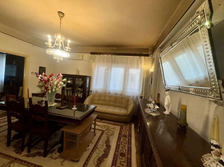 Apartament cu 4 camere circular, mobilat în Universitate