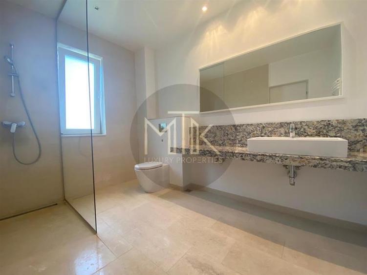 Duplex cu 6 camere cu Canalizare în Iancu Nicolae
