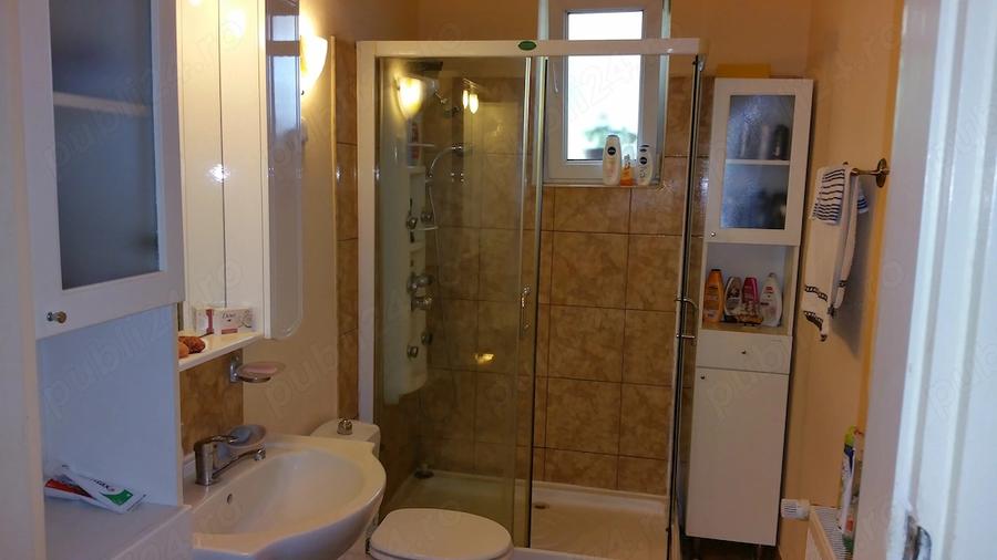 Casă cu 5 camere cu Teren 700 Mp în Fratelia
