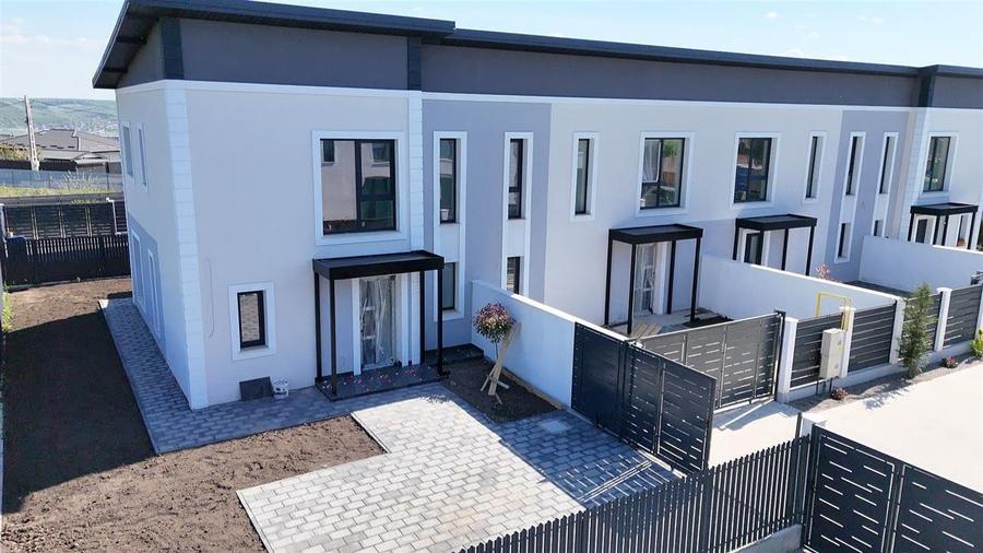 Duplex cu 4 camere cu Canalizare în Valea Lupului
