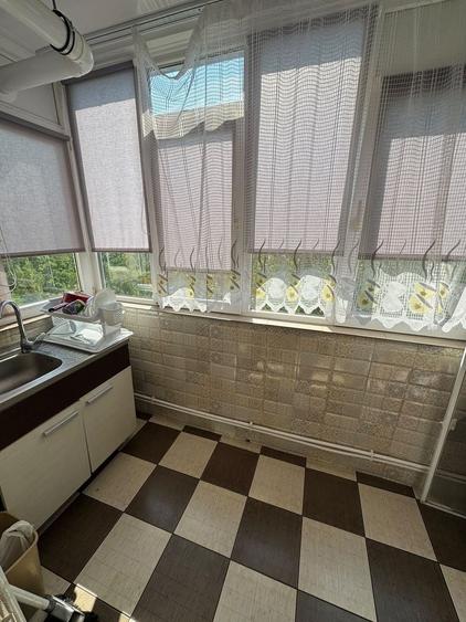 Apartament 3 camere decomandat- zona Poarta 6 - 6
