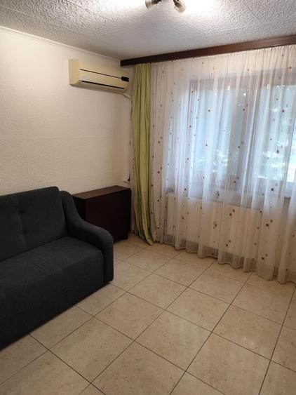Garsonieră decomandată în Brâncoveanu