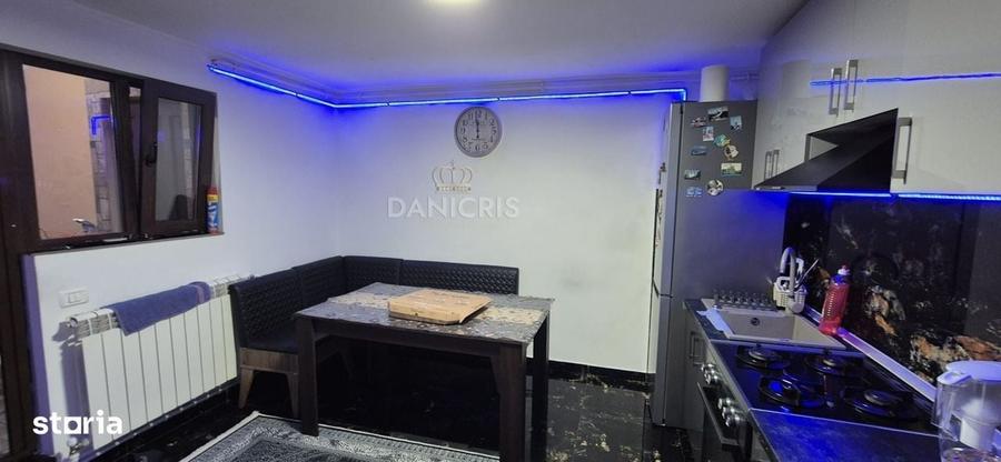 Casă cu 4 camere în Palas