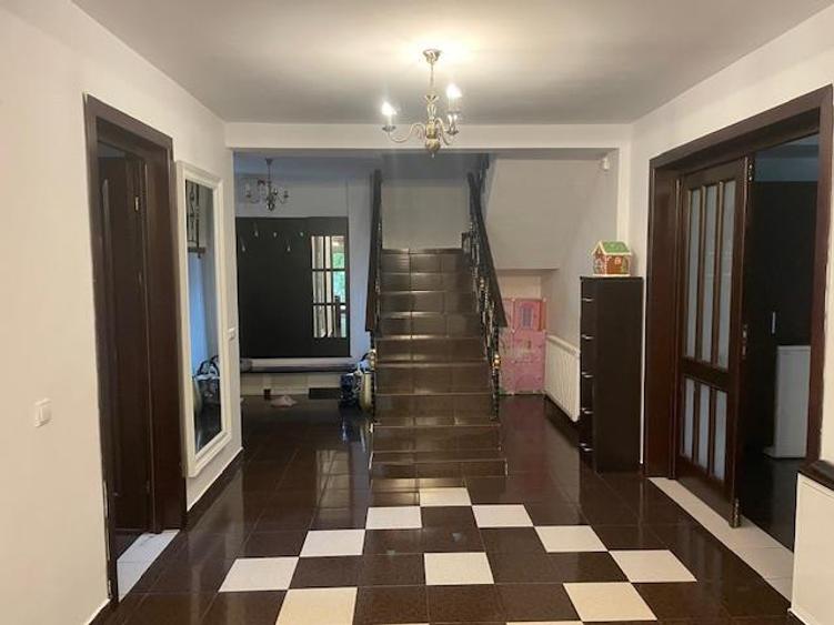 Duplex cu 7 camere cu Teren 300 Mp în Pipera