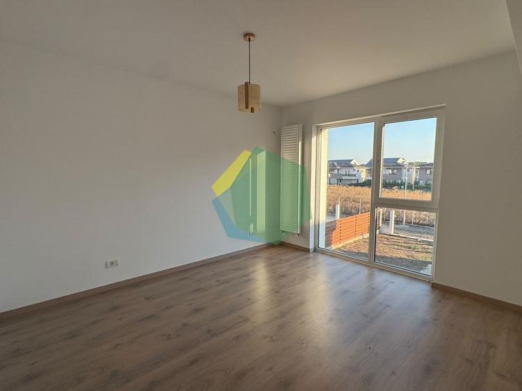 Duplex cu 3 camere cu Canalizare în Sud-Vest