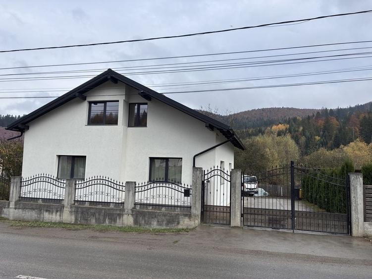 Casă cu 4 camere în Voroneț