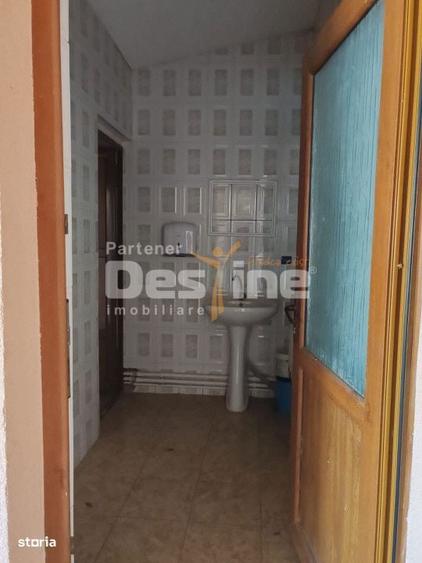 Spațiu comercial, de 300 mp, în Oțetoaia