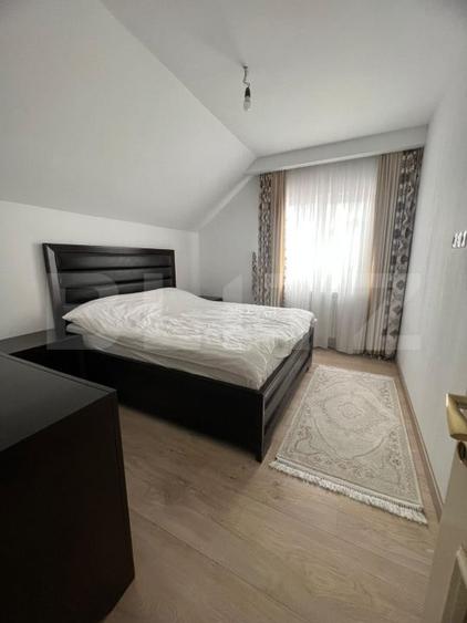 Casă individuală cu 4 camere cu Garaj în Livezeni