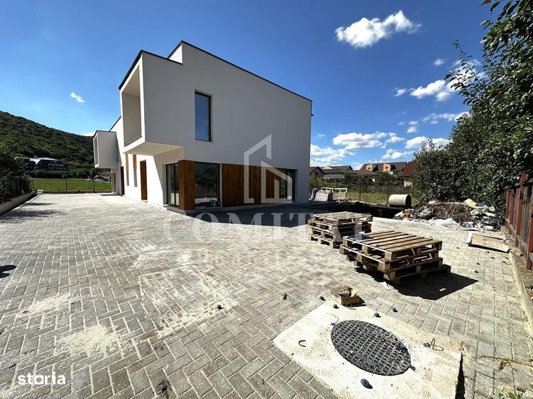 Casă cu 4 camere în Luna