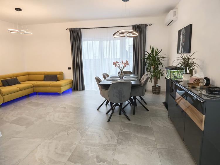 Duplex cu 4 camere cu Canalizare în Urseni