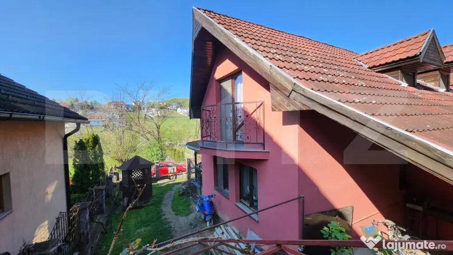 Casă cu 4 camere cu Teren 1232 Mp în Central