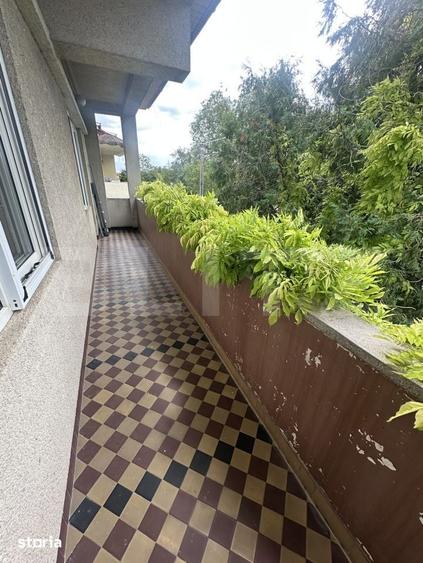 Apartament cu 4 camere în Bercu Roșu