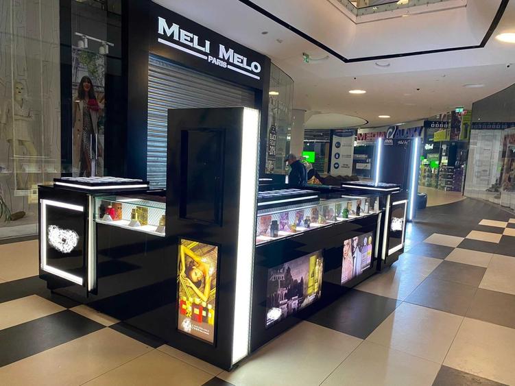 Spațiu comercial, de 8 mp, în Tunari