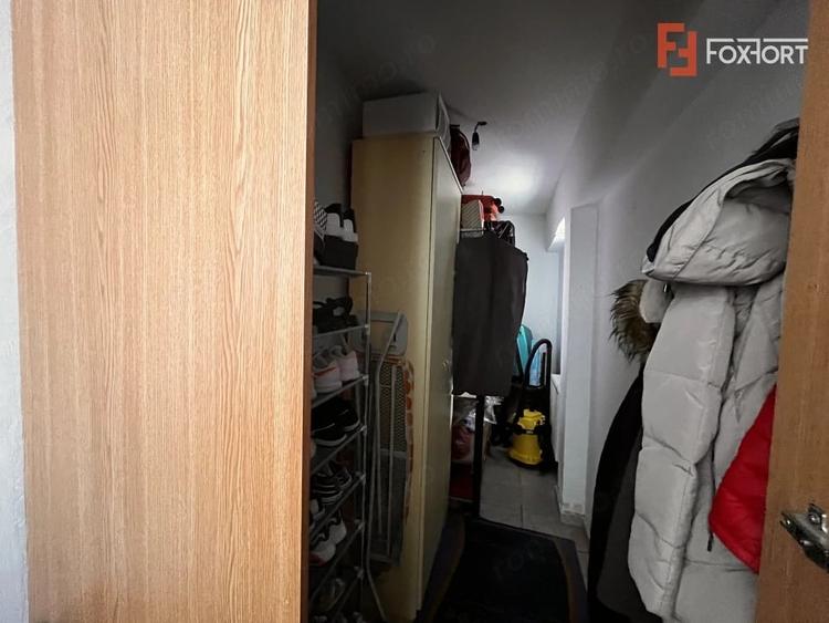Casă cu 3 camere cu Teren 1094 Mp în Izvin