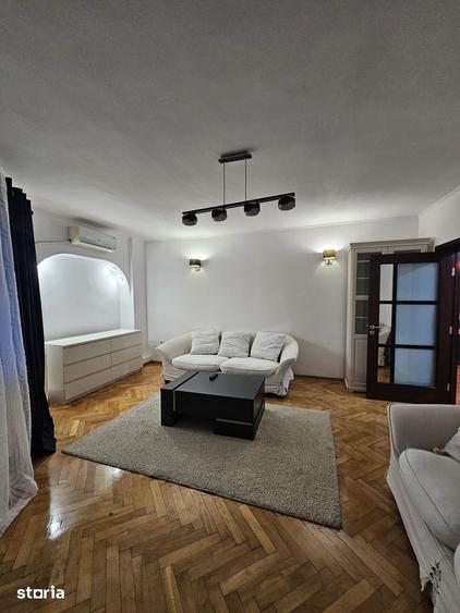 Apartament cu 2 camere decomandat în Școlilor