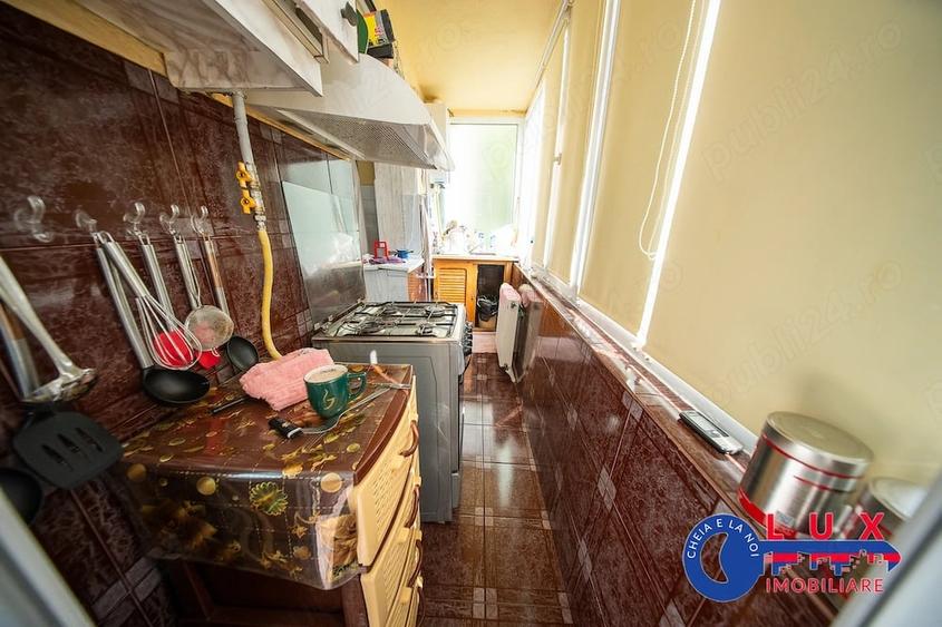 Apartament cu 3 camere decomandat în Babadag