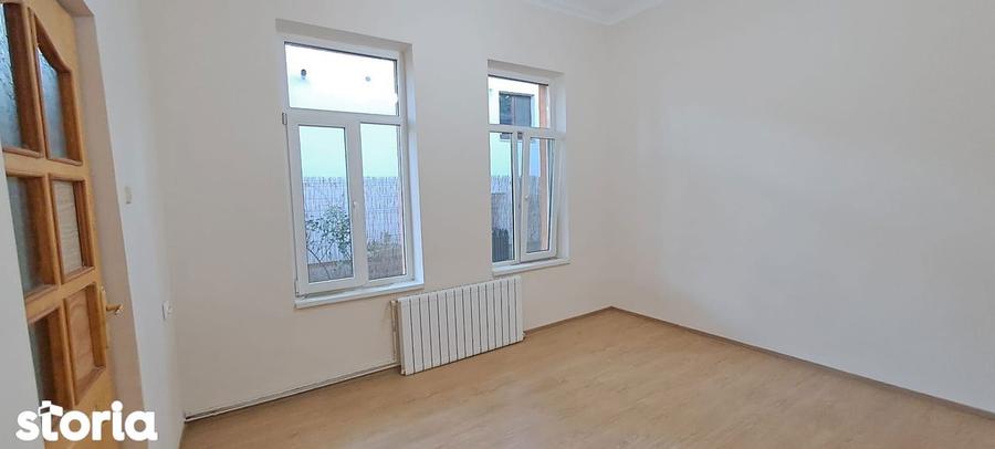 TINERETULUI (metrou) - DIMITRIE CANTEMIR, casa 2 camere, curte proprie - 1