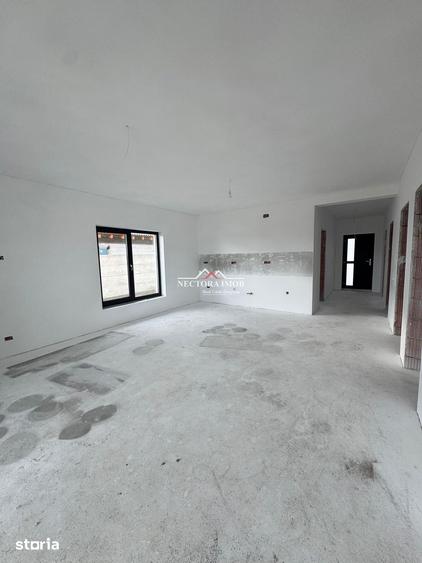 Casă cu 4 camere cu Teren 553 Mp în Sântandrei